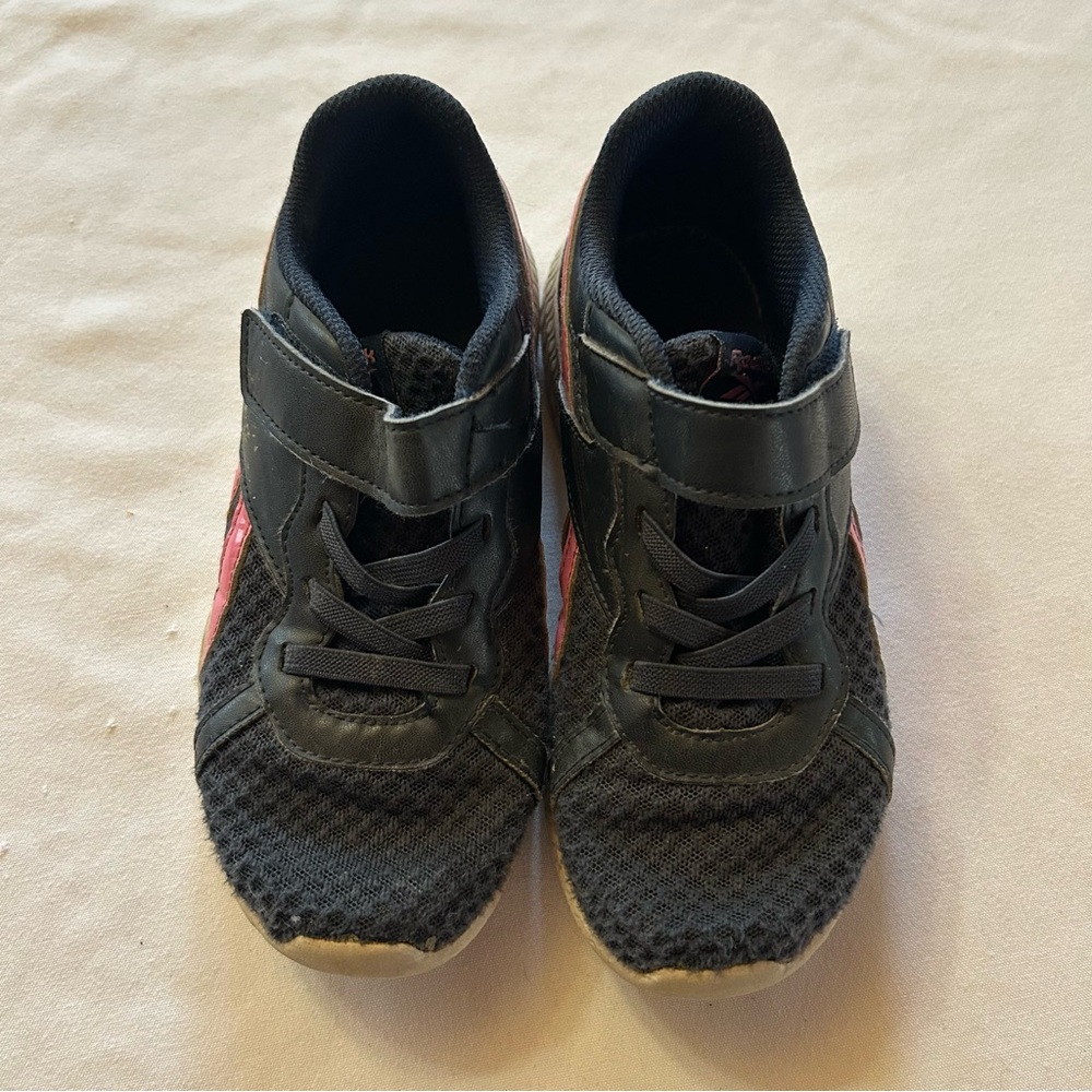Reebok Size 2 Kids Sneakers
